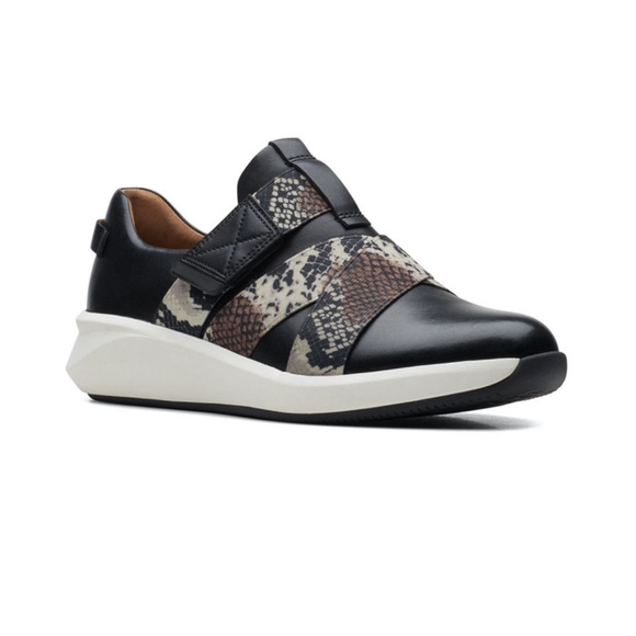 Clarks Shoes - Clark’s Un.Rio Strap - Black 8.5M